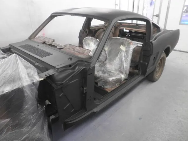 Ford Mustang Coupe image 8