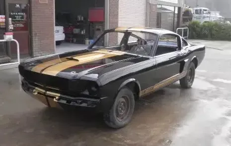 Ford Mustang Coupe image 14