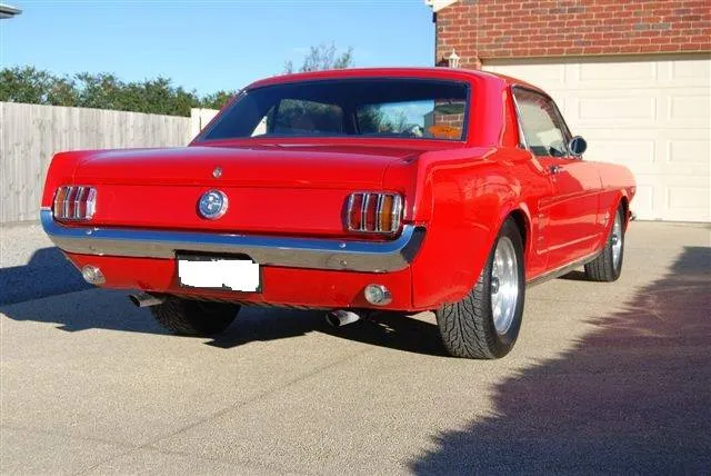 Ford Mustang Shelby GT350 image 6