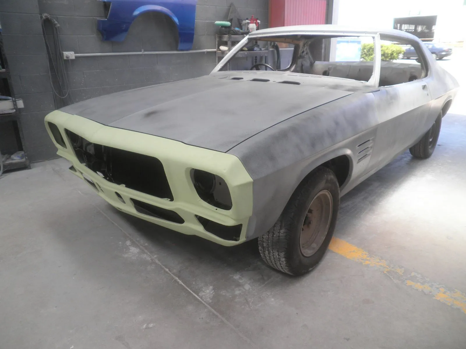 Holden HQ Monaro image 10