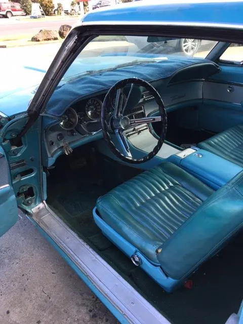 1961 Ford Thunderbird image 6